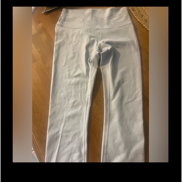 Lululemon size 6 white camo leggings EUC! Worn twice - Picture 5 of 6